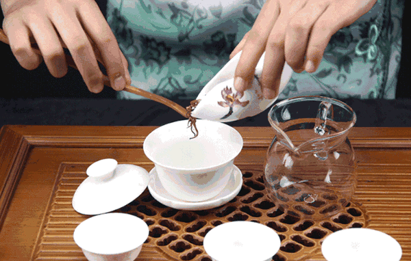 A8空間極簡定制：一茶、一書，一“室”界，至簡至美