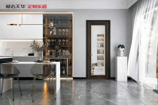 展志天華「精工拼裝門」開創(chuàng)新品類