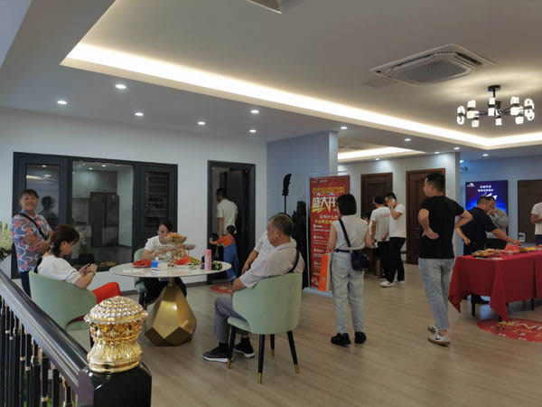 600㎡王力南寧新形象旗艦店，開業當天業績就突破30萬