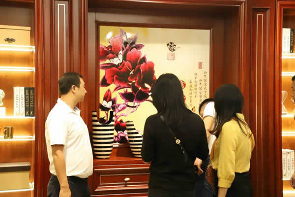 金秋十月碩果豐，新標(biāo)木門加盟簽約如火如荼！