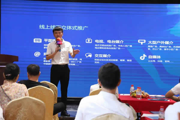 金秋十月碩果豐，新標(biāo)木門加盟簽約如火如荼！