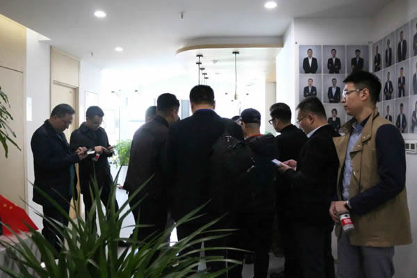 居然全國店總考察團蒞臨廣千總部參觀交流