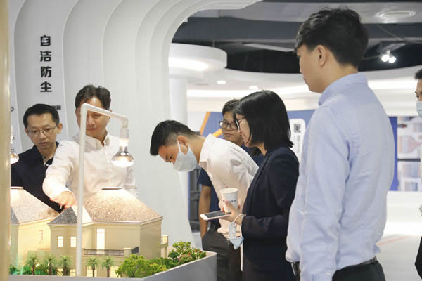 深圳家具協會蒞臨嘉寶莉參觀交流，雙方將為行業帶來新驚喜