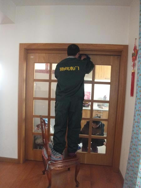 頂間木門“陽光行動”，進社區，送溫暖