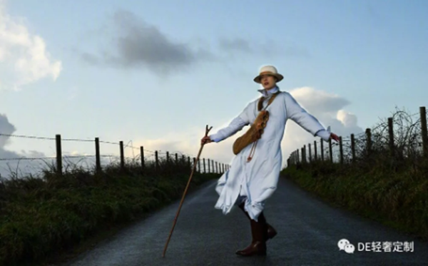 DE輕奢：將高級藍融入極簡現代都市美學！