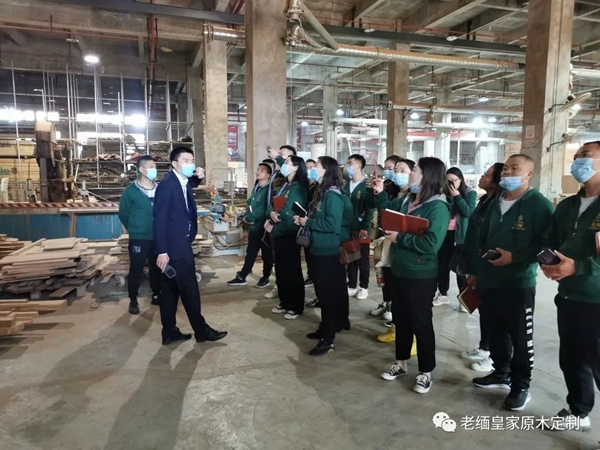 老緬皇家原木定制 | 貴陽以及武漢團隊抵達重慶定制工廠進行參觀學習交流