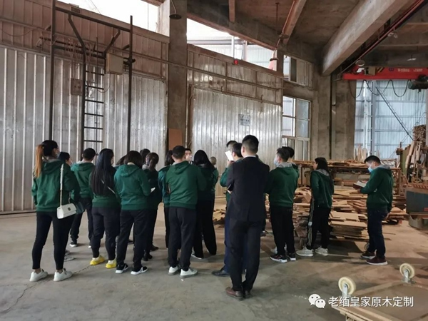 老緬皇家原木定制 | 貴陽以及武漢團隊抵達重慶定制工廠進行參觀學習交流