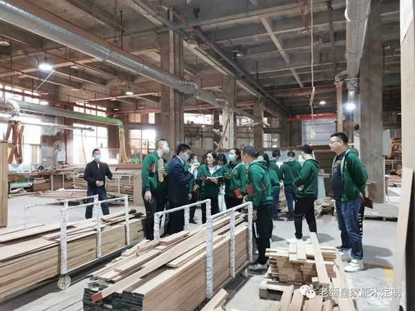 老緬皇家原木定制 | 貴陽以及武漢團隊抵達重慶定制工廠進行參觀學習交流
