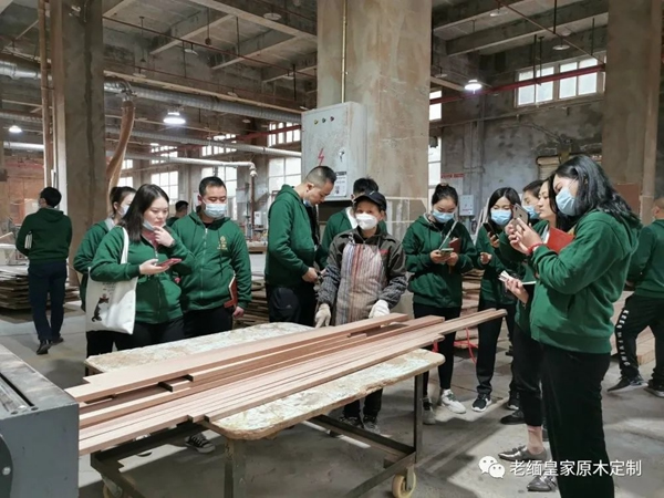 老緬皇家原木定制 | 貴陽以及武漢團隊抵達重慶定制工廠進行參觀學習交流