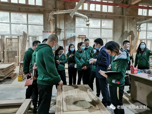 老緬皇家原木定制 | 貴陽以及武漢團隊抵達重慶定制工廠進行參觀學習交流
