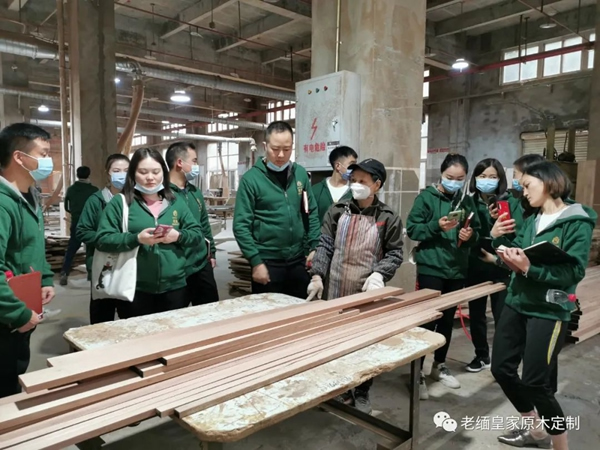 老緬皇家原木定制 | 貴陽以及武漢團隊抵達重慶定制工廠進行參觀學習交流