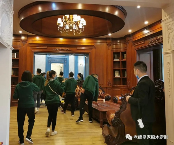 老緬皇家原木定制 | 貴陽以及武漢團隊抵達重慶定制工廠進行參觀學習交流