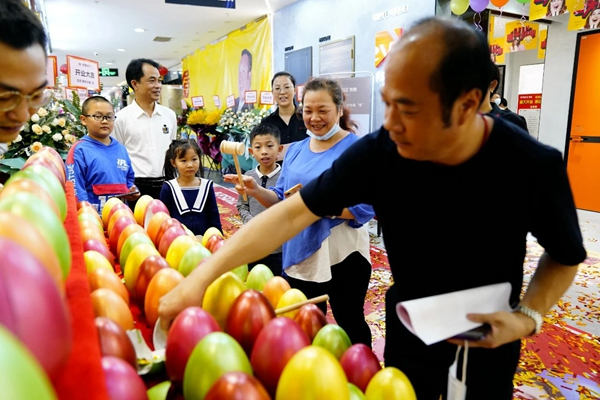 帝贊深圳龍崗店盛大開業(yè)！專業(yè)定制輕奢鋁木門