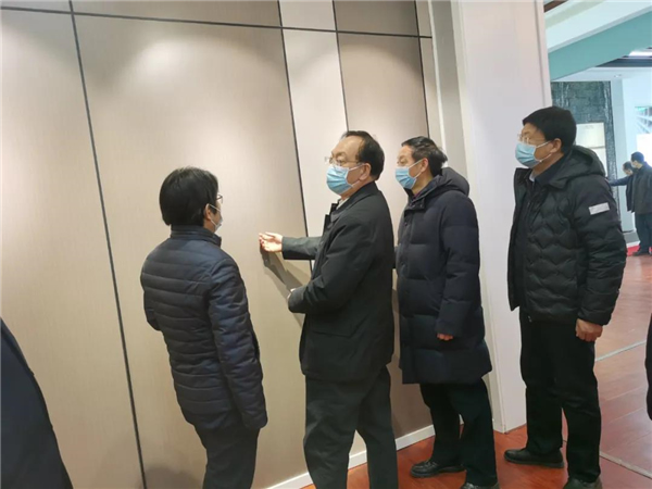 寶格潤丨市政協(xié)副主席何建中一行深入東寶公司進行工作調(diào)研