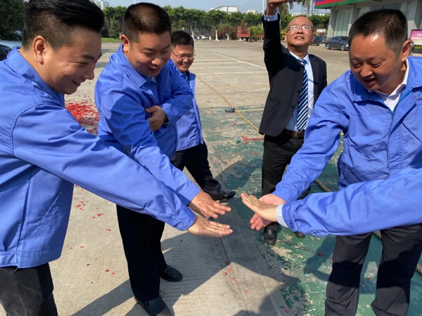 迪峰機械開工大吉 2021一路“犇”起來