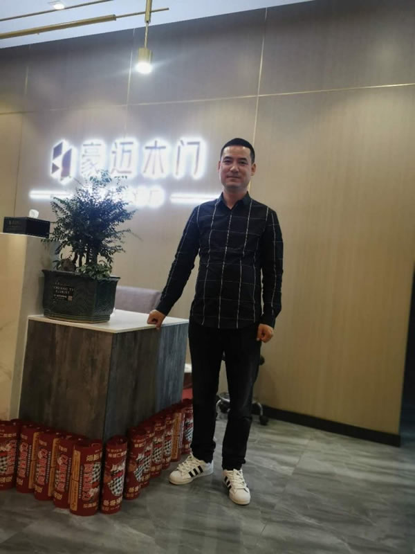 豪邁木門