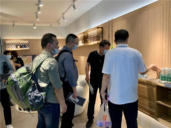 潤成創(chuàng)展丨新品“離騷”亮相深圳設(shè)計周