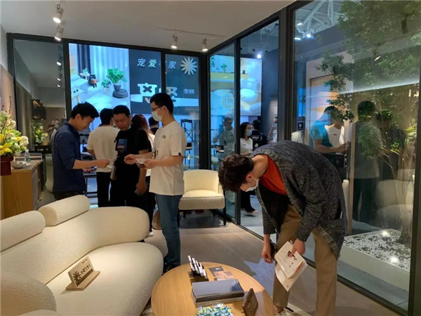 潤成創(chuàng)展丨新品“離騷”亮相深圳設(shè)計周