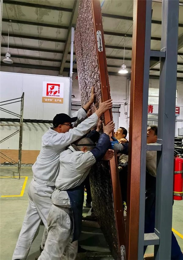 帝虎門業丨壯觀的超大鑄鋁門是哪家企業生產的