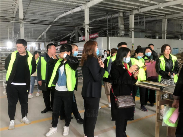 廣千木門整木定制：廣千商學院2104班圓滿結束！
