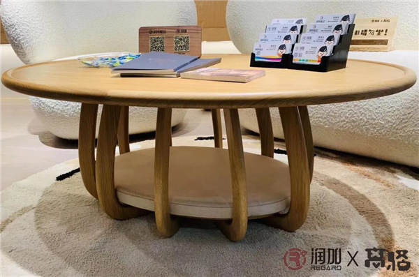 潤成創展：這只貓，竟然……賴在凳子上不走了！