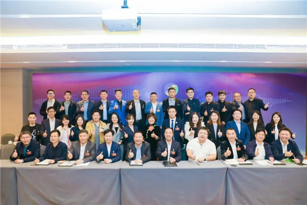 金迪木門當(dāng)選全國工商聯(lián)家具裝飾業(yè)商會第五屆理事會常務(wù)理事！