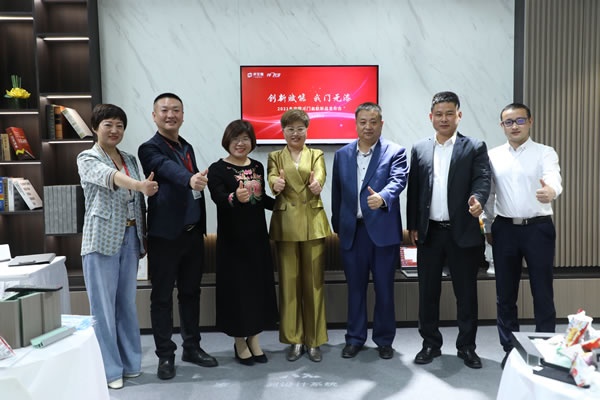 多寶隆木門