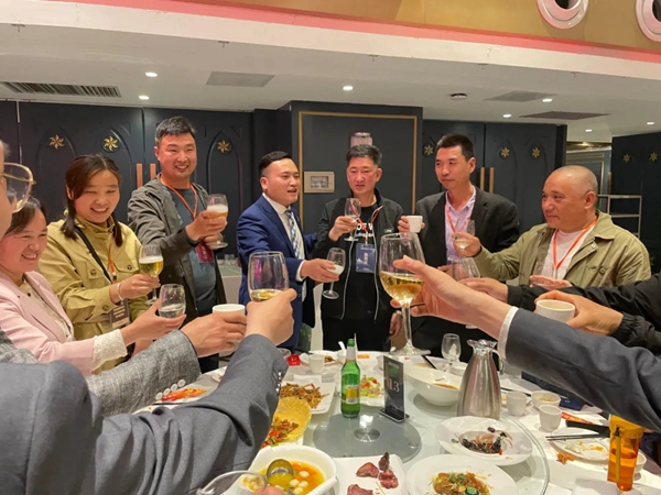 嘉尊木門2021年全國巡回贏銷峰會鄭州站成功舉行