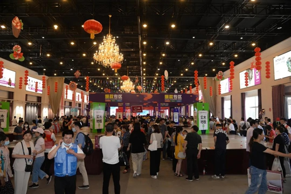明星助陣，人氣爆棚|久盛全球橡木盛典與炎炎夏日“飆高溫”