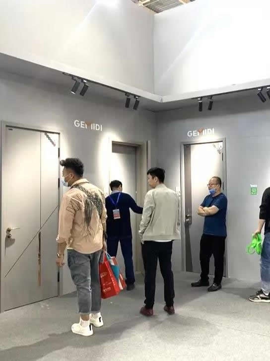 歌米迪木門
