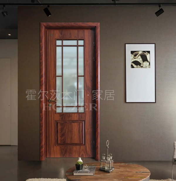 霍爾茨木門：黃色墻面搭配這樣的門，即刻點(diǎn)亮平淡生活