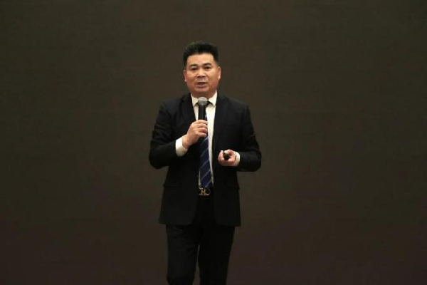 三峰家居丨全國卓越經銷商聚首一堂，蓄力前行，誰與爭峰！