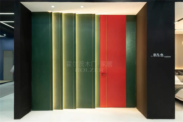 霍爾茨木門：當下最熱紅配綠，竟然這么高級！