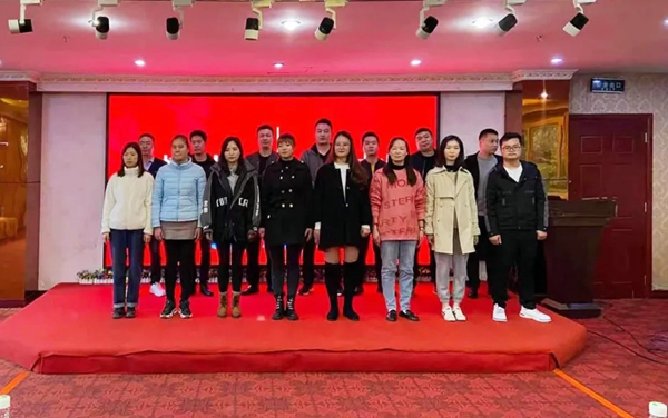 鼎薩木業能量拓展營——展鼎薩風采，聚團隊合力
