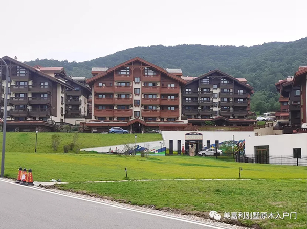 美嘉利：涼爽之夏，游海坨美景，享原木之門