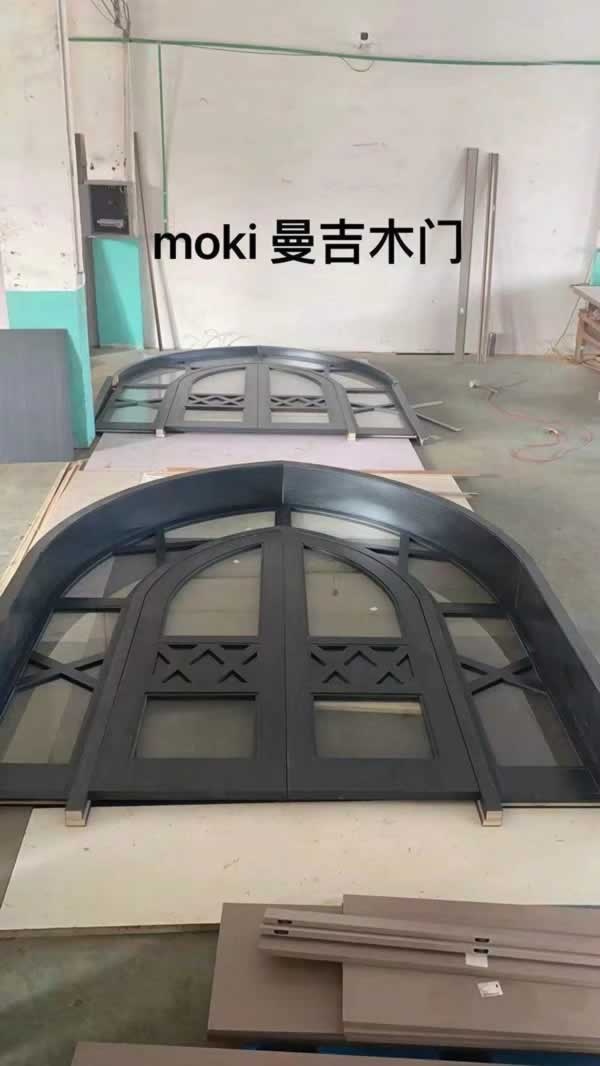 曼吉木門