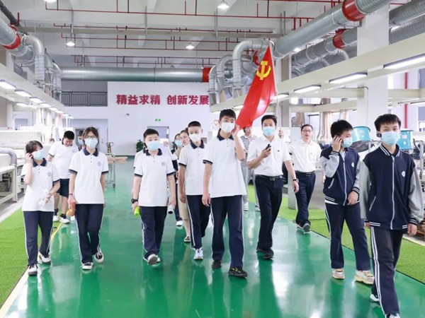 校企共建｜久盛地板迎來(lái)“課堂進(jìn)企業(yè)”學(xué)生實(shí)踐活動(dòng)