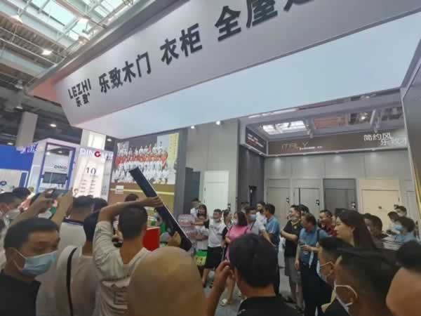 樂致木門