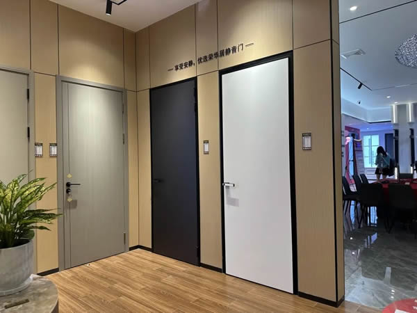 新店開業|榮華居靜音室內系統門，演繹現代高端定制生活