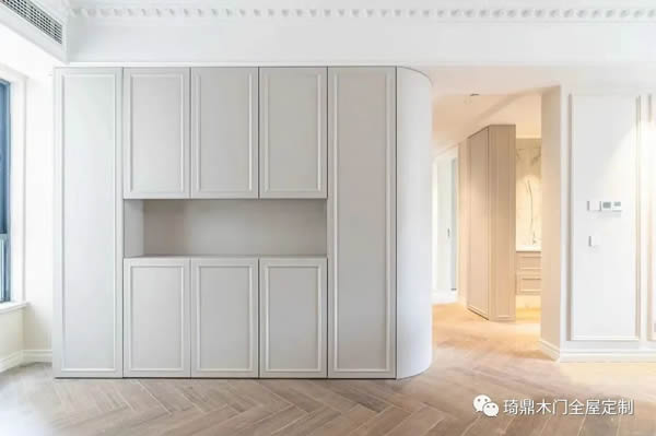 琦鼎木門 |? 轉角弧形柜，拿捏高級與美感。
