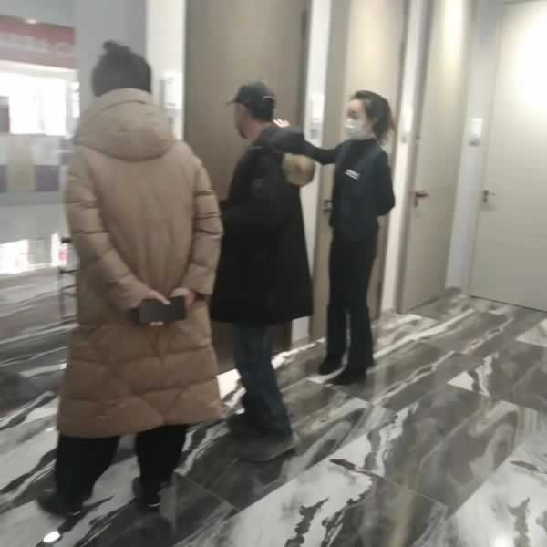 兄弟木門