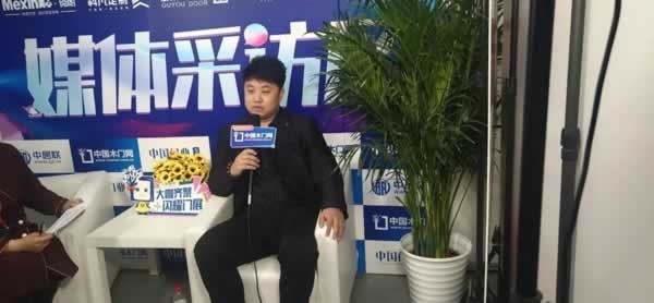 兄弟木門