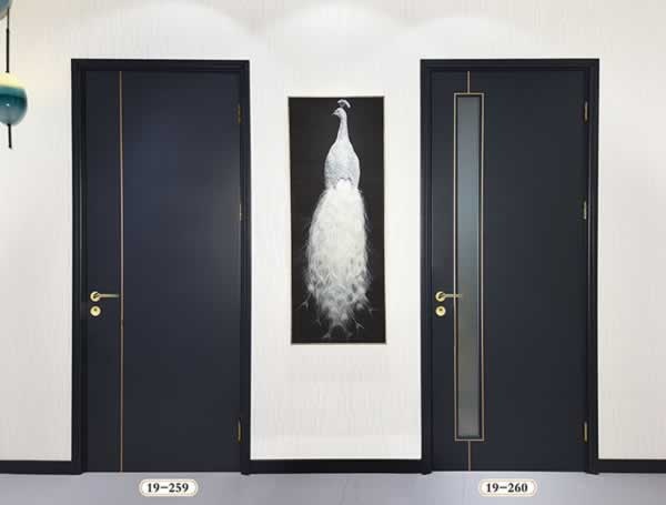 紅藍(lán)圖木門(mén)