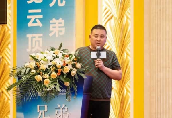 兄弟木門