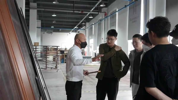 NEWS丨熱烈歡迎南京精英設(shè)計(jì)師蒞臨尚佰高定考察交流