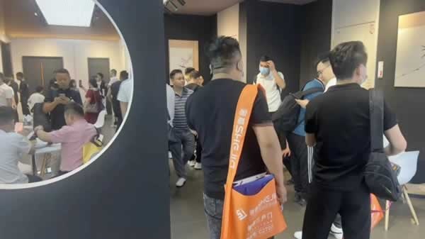 嘉尊木門