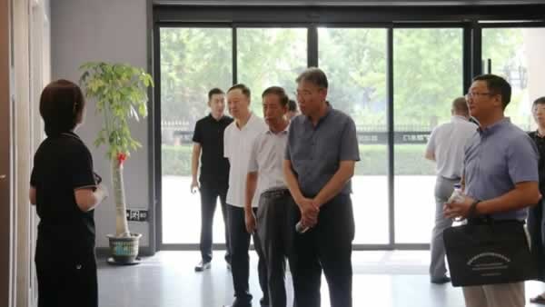 霍爾茨