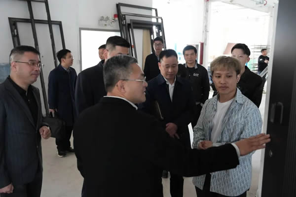 博邦門業(yè) | 熱烈歡迎溫州市甌海區(qū)領(lǐng)導蒞臨指導