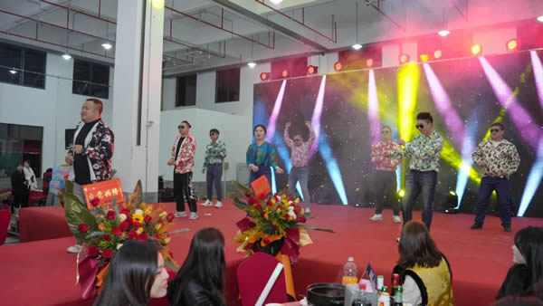 啟夢(mèng)·遠(yuǎn)行丨樂(lè)臣品牌元旦跨年年歡晚會(huì)圓滿成功