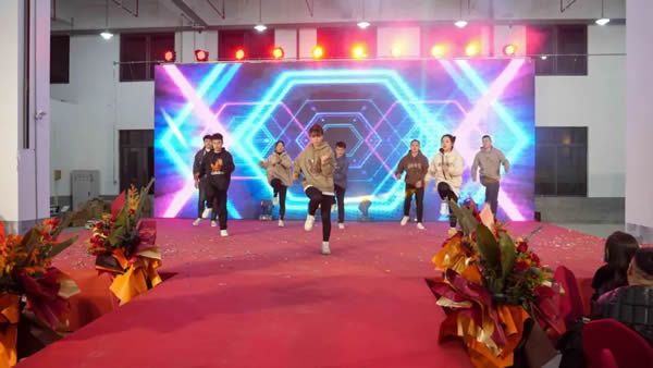 啟夢(mèng)·遠(yuǎn)行丨樂(lè)臣品牌元旦跨年年歡晚會(huì)圓滿成功